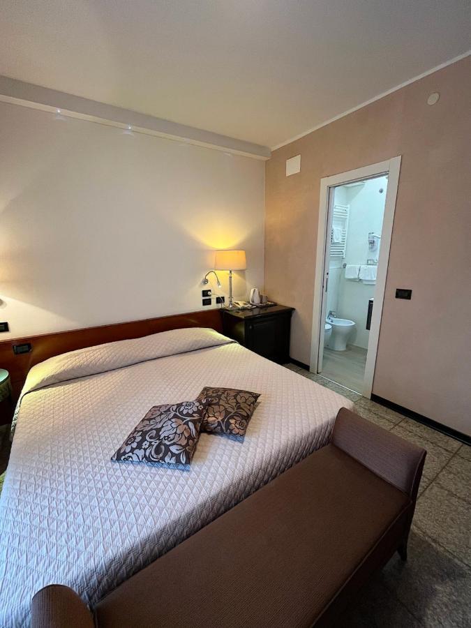 Hotel Regina Градо Экстерьер фото