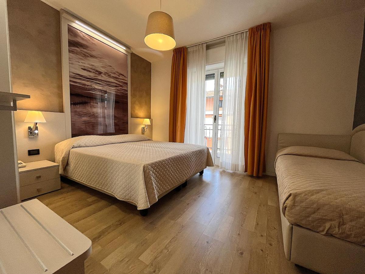 Hotel Regina Градо Экстерьер фото