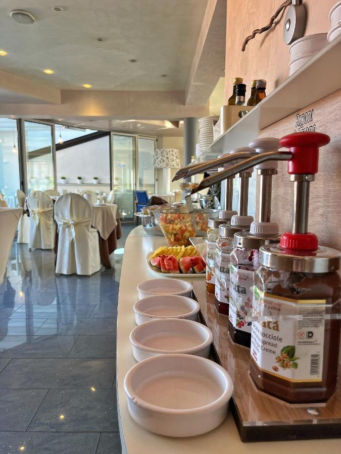Hotel Regina Градо Экстерьер фото